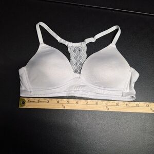 Maidenform White Lace Accent Bra